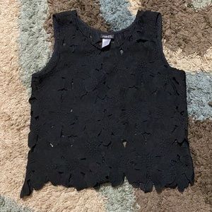 Black sleeveless flower shirt 💐